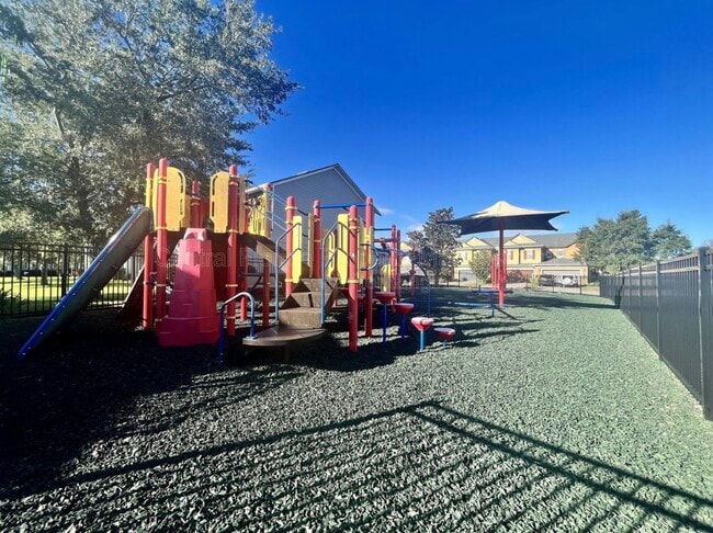 Building Photo - 10043 Moorshire Cir