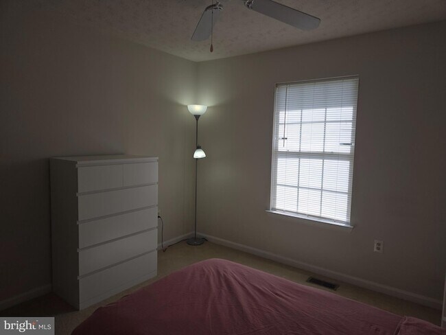 Building Photo - 206 Park Brook Ct