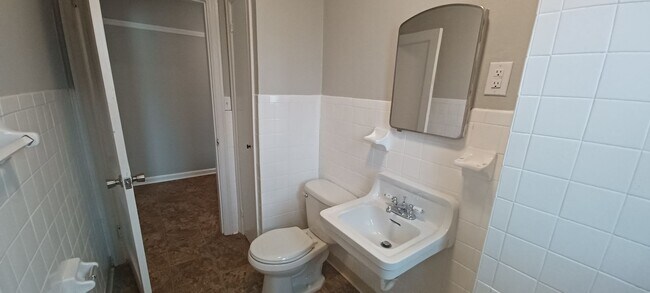 Building Photo - Beautiful 1 bedroom apartment close I-675