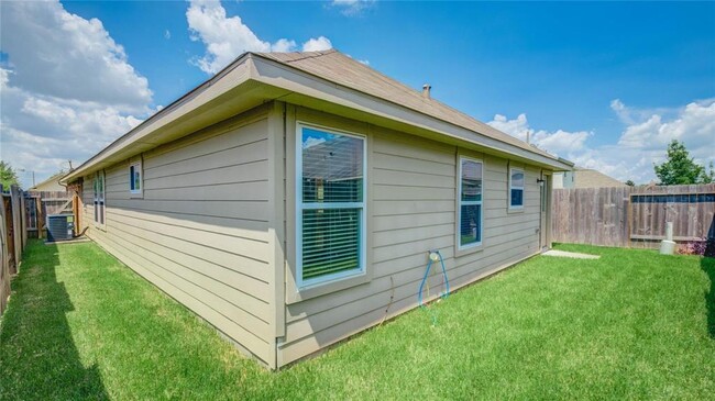 Building Photo - 2131 Tandy Park Way