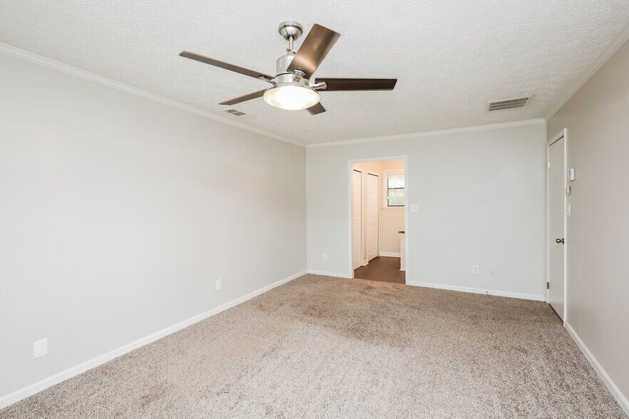 Building Photo - 3904 Loring Ln