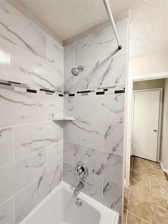 Building Photo - 6624 Westwick Dr