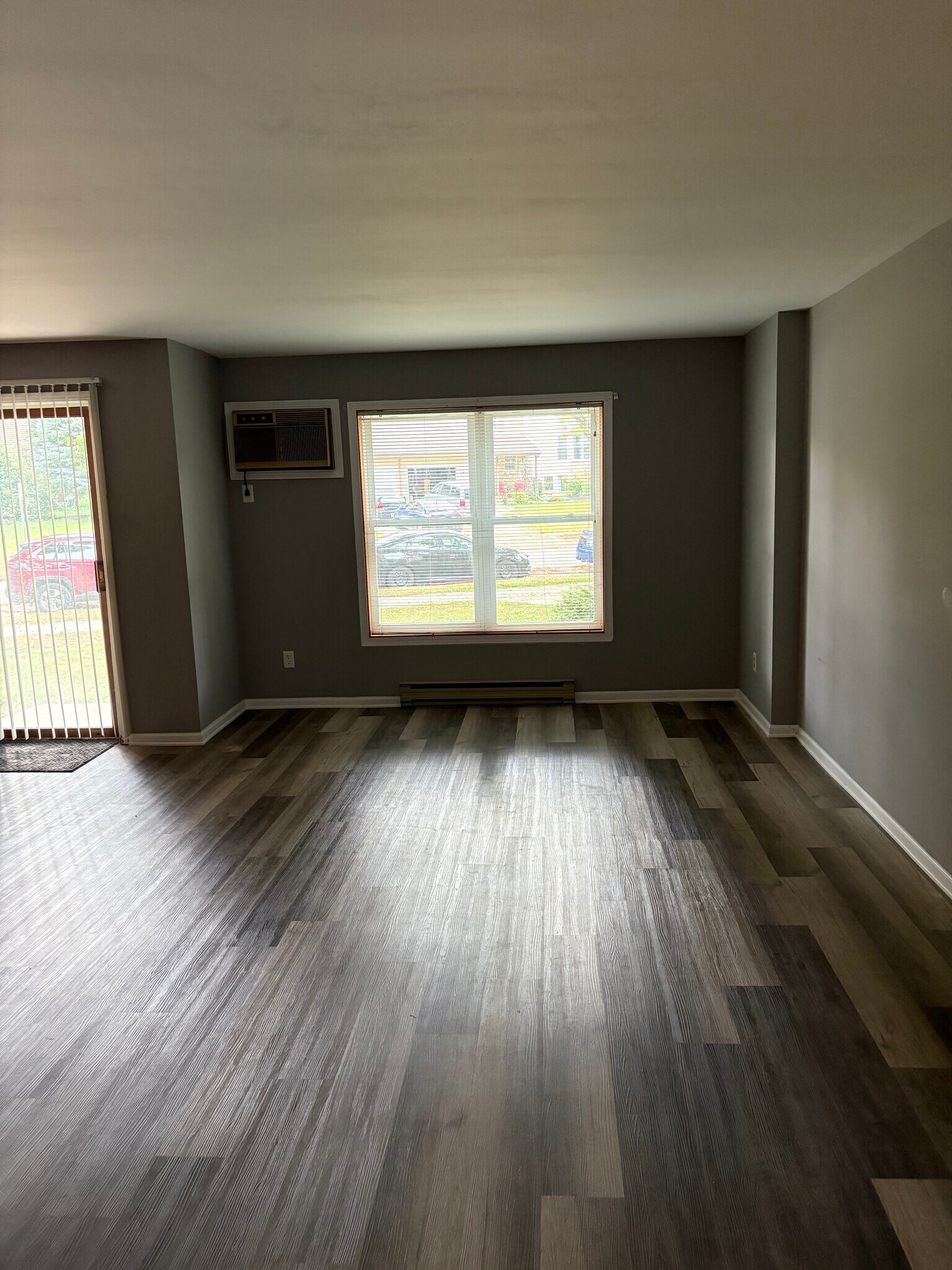 Building Photo - 6710 Park Ridge Dr