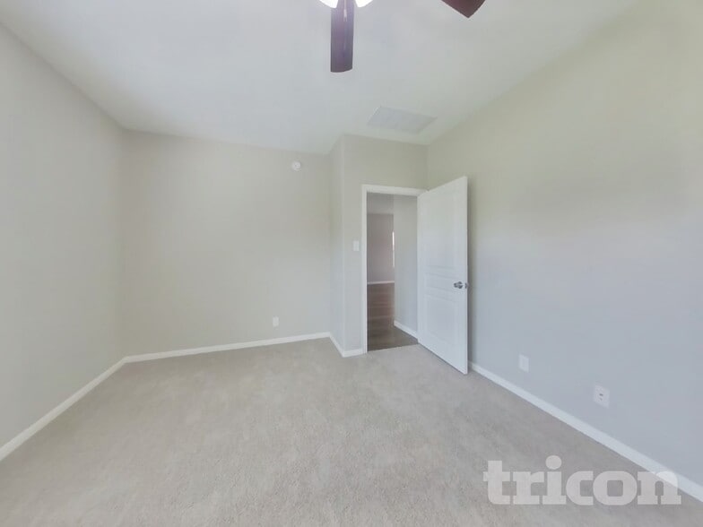 Building Photo - 210 Pequin Rd