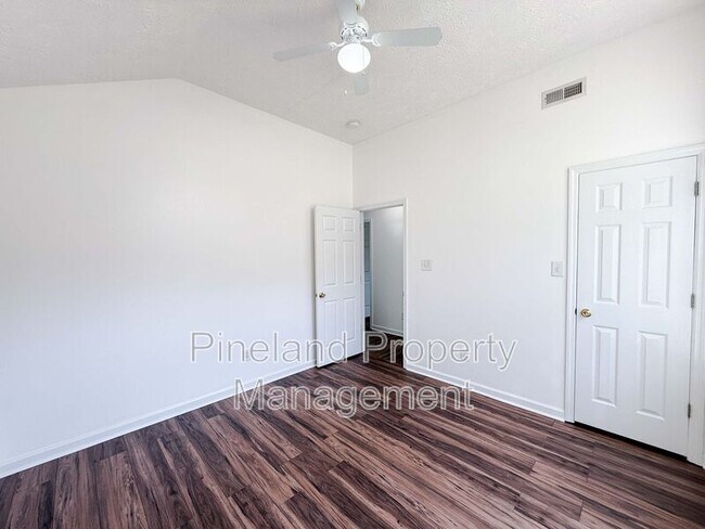 Building Photo - 219 Woodland Dr