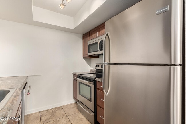 Building Photo - 616 S Hardy Dr