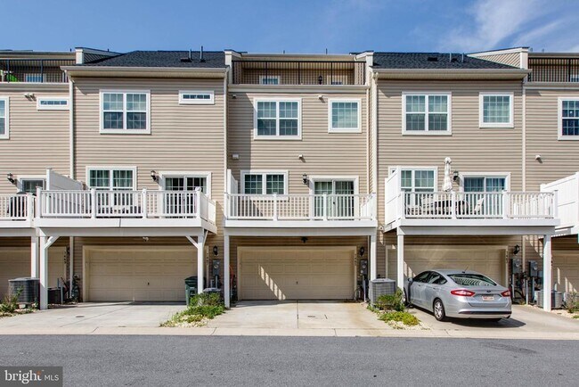 Building Photo - 7465 St Margarets Blvd