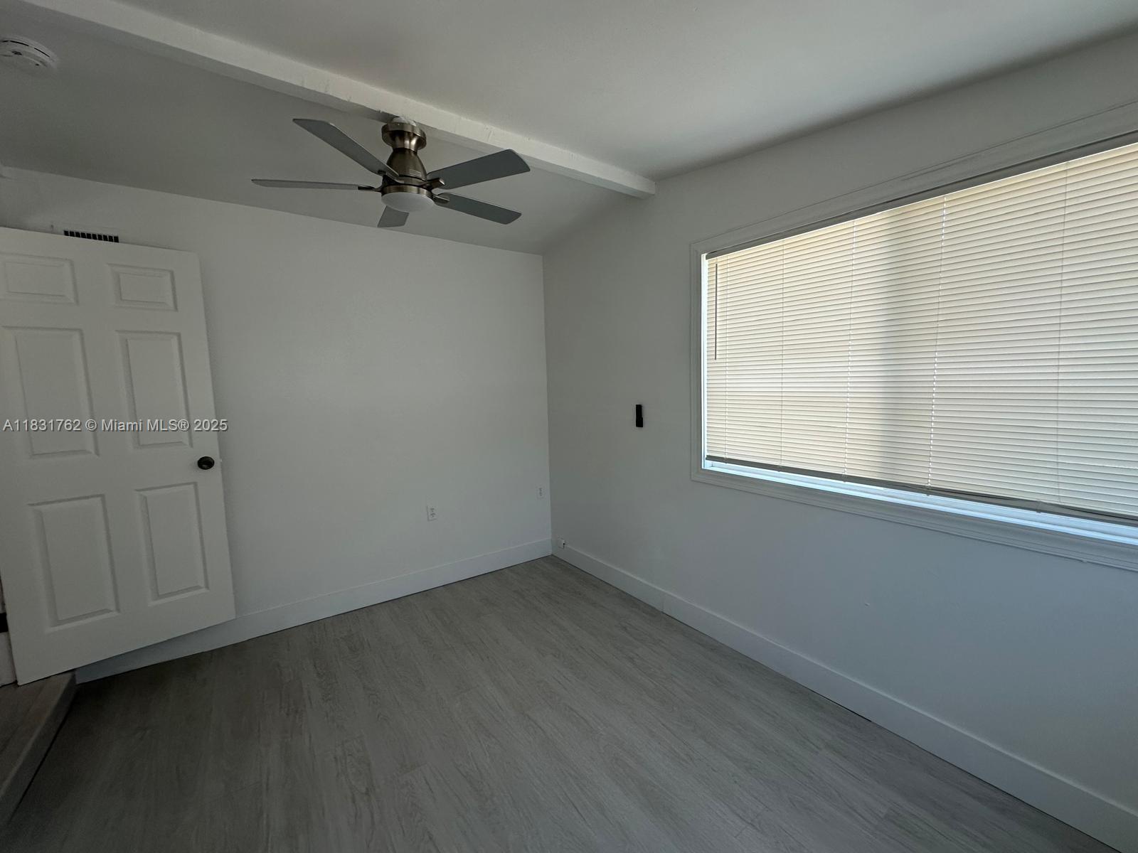 Building Photo - 1754 NE 48th Ct