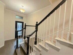 Building Photo - 6683 DeLeon St