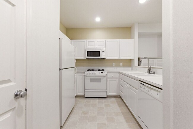 Building Photo - 2322 NW 168th Pl