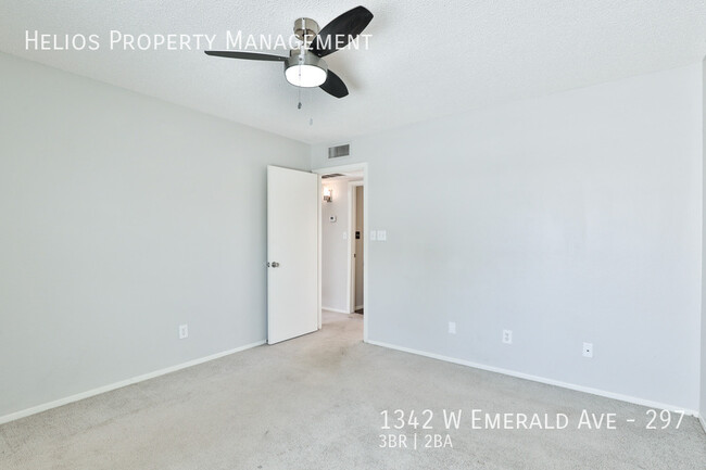 Building Photo - Beautiful Townhouse in Mesa