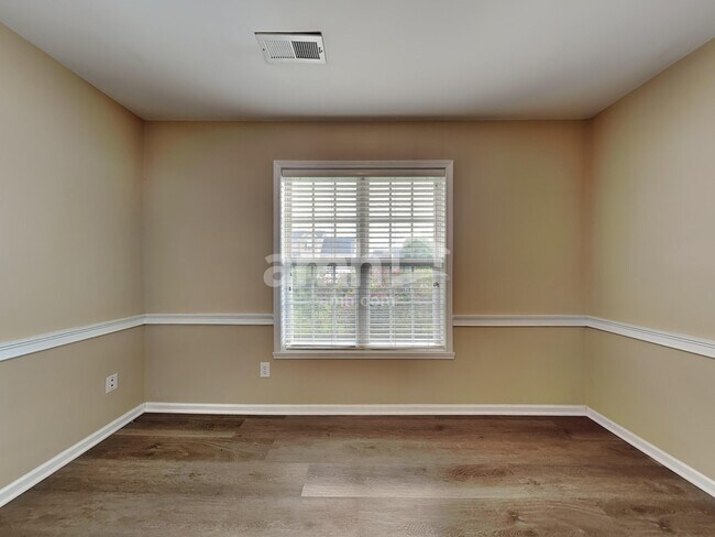 Building Photo - 4030 Creekside Ct