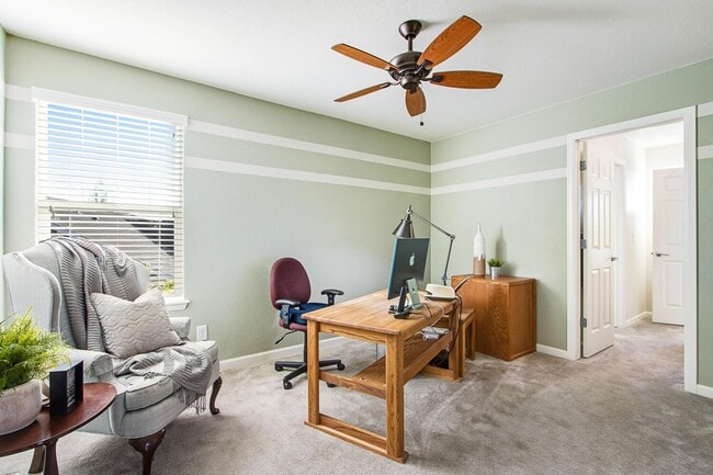 Building Photo - Spacious 4 Bed, 3 Bath House in Johnstown!