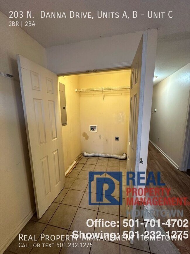 Building Photo - 203 N Danna Dr