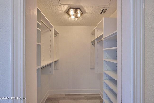 Building Photo - 114 18th Ave N