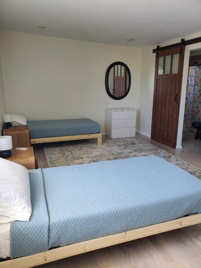 Building Photo - 1520 W Encanto Blvd