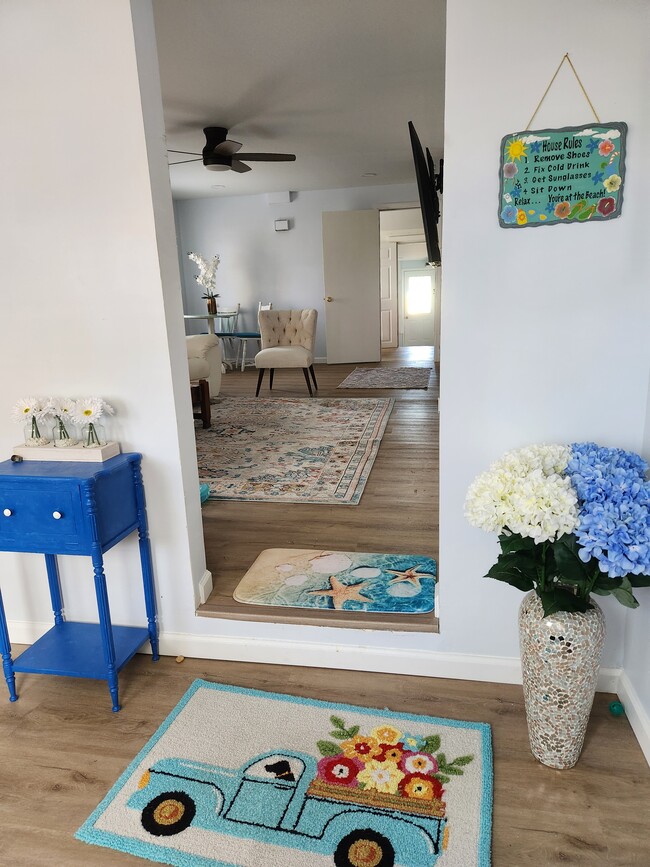 Entrance through the front sunroom - 1204 Lossing Ave