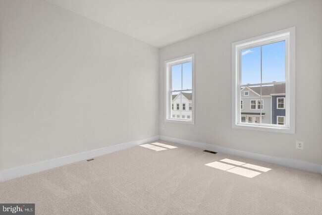 Building Photo - 114 Galaxy Pl