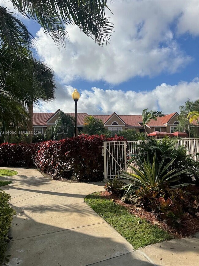 Building Photo - 10501 SW 155th Ct