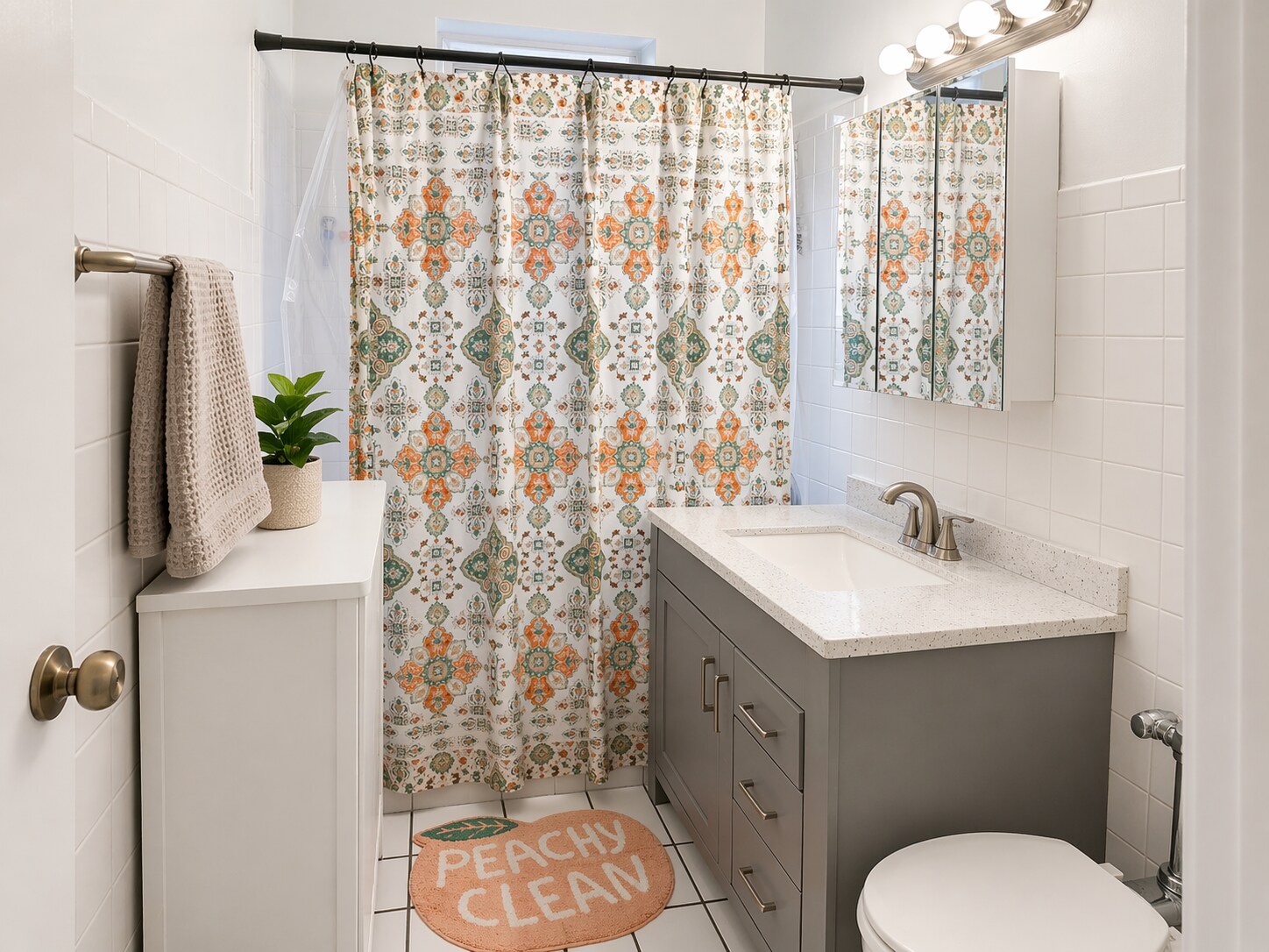 Building Photo - 2467 N Clark St