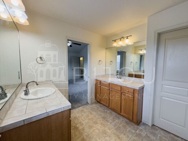 Building Photo - 1234 Chelsea Village Heights