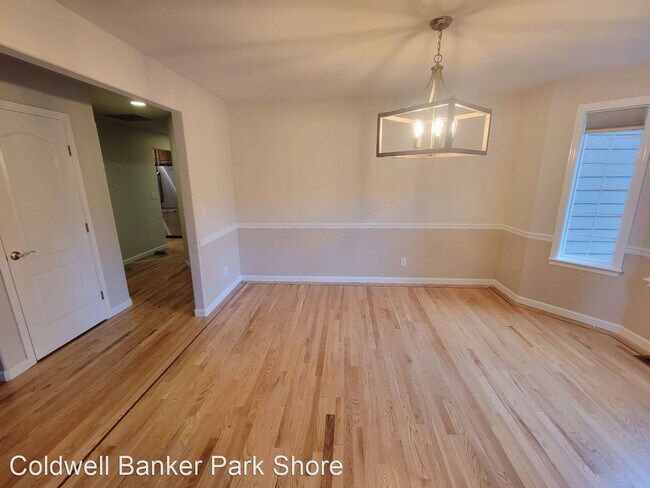 Building Photo - 4 br, 3.5 bath House - 6961 Wentworth Ave SW