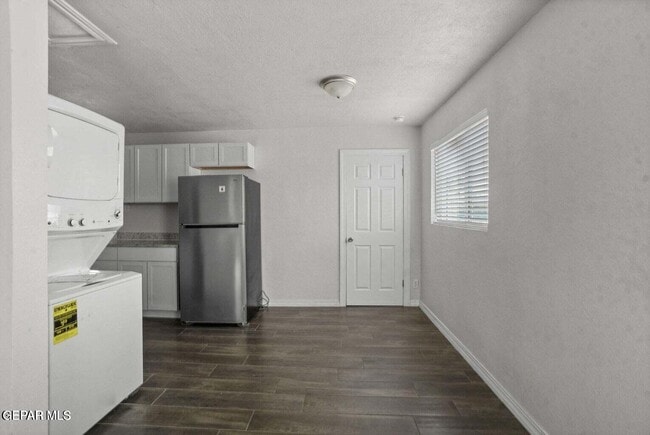 Building Photo - 5316 Saxon Dr