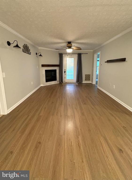 Building Photo - 653 Burtons Cove Way