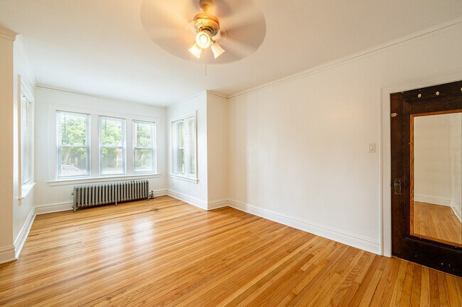 Building Photo - 4424 N Lavergne Ave