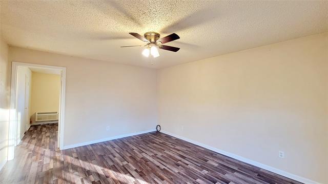 Building Photo - 202 Park Cir