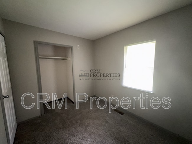 Building Photo - 212 Southlea Dr