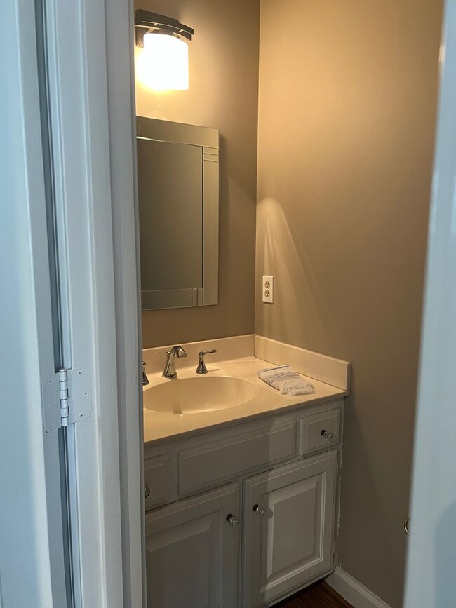 Building Photo - Charming Condo for Rent in River Plantatio...