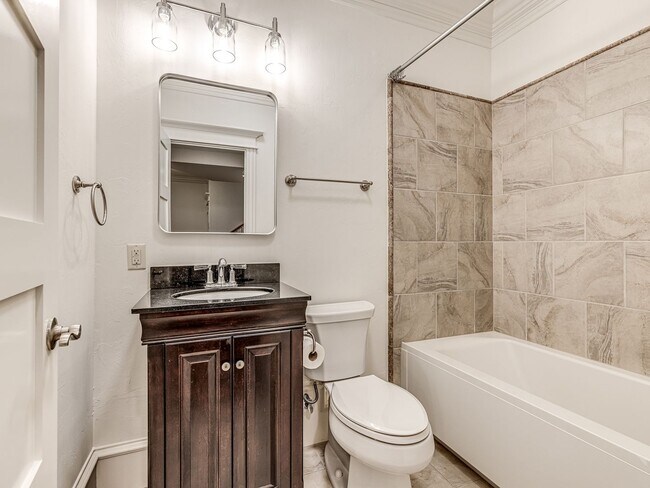 Building Photo - Beautiful Downtown OKC Townhouse