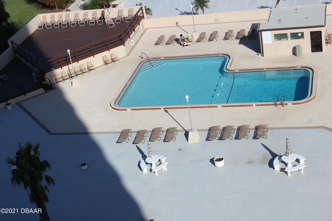 Building Photo - 1 Oceans W Blvd