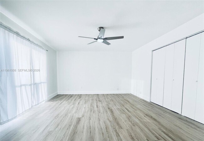 Building Photo - 500 NE 2nd St