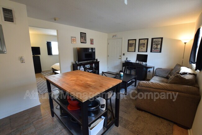 Building Photo - 2505 E Central Blvd