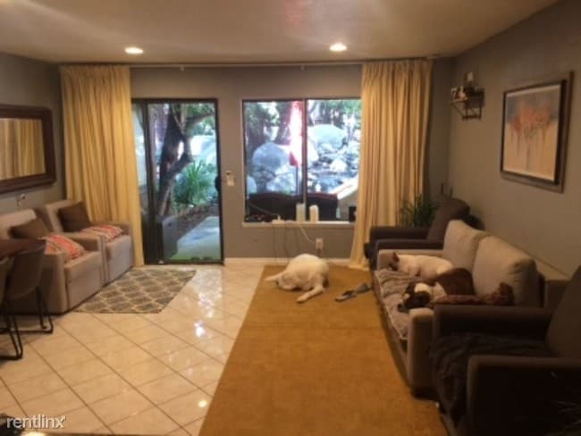 Building Photo - Studio, 1 bath Condo - 10617 Lakefront Dr