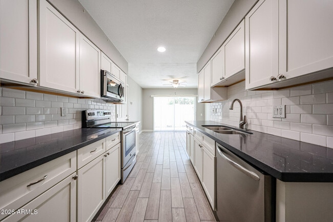 Building Photo - 5634 S Captain Kidd Ct