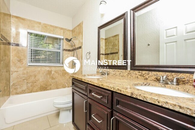 Building Photo - 3 Bedroom Pet-Friendly Home in Apopka, FL with Main Street Renewal