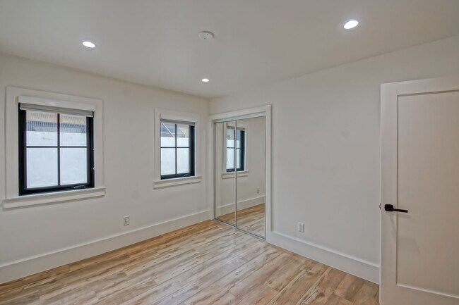 Building Photo - Completely Remodeled, Custom 3BR2BA Home w/ Spacious Floorplan, Amazing Indoor/Outdoor Space, Gat...