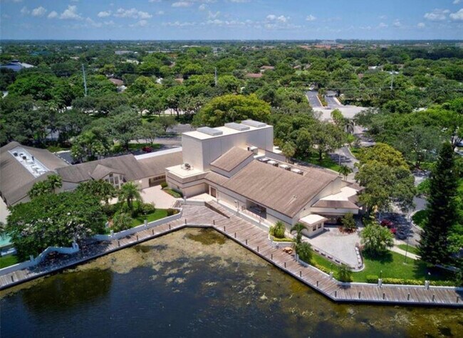 Building Photo - 3167 Cocoplum Cir