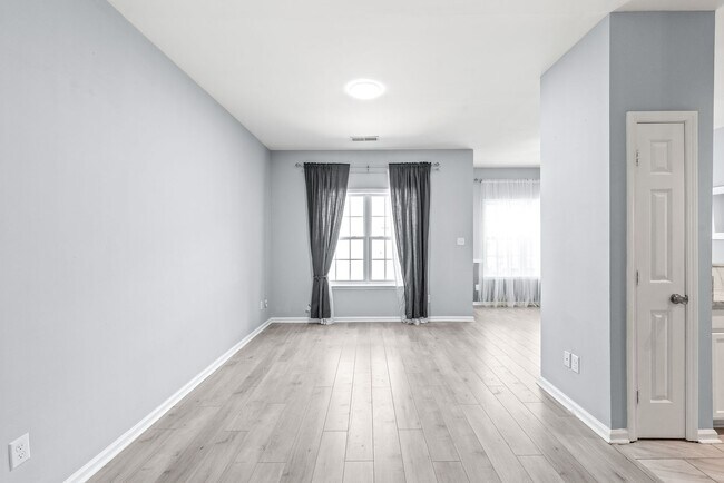 Building Photo - Gated Community in S. Charlotte