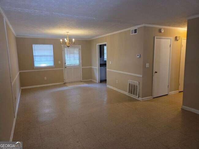 Building Photo - 897 6 Oaks Cir