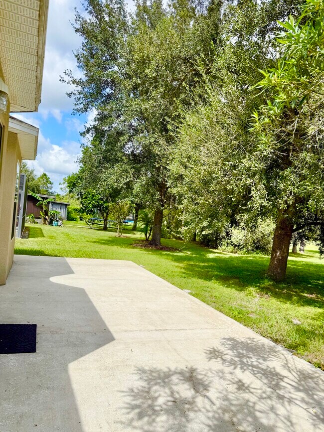 Building Photo - 4302 English Turn Way