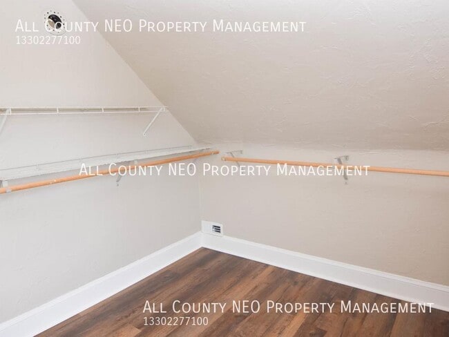 Building Photo - 1224 W Clifton Blvd