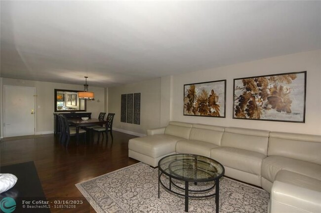 Building Photo - 405 N Ocean Blvd