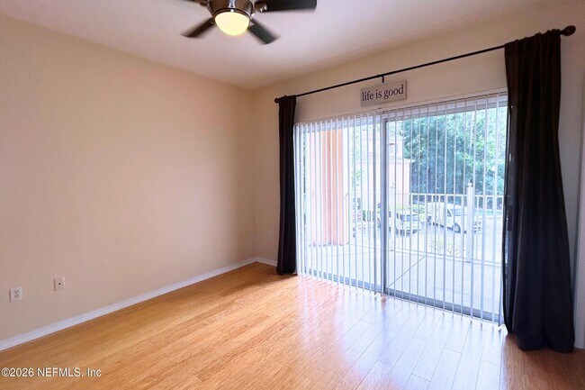 Building Photo - 610 Fairway Dr