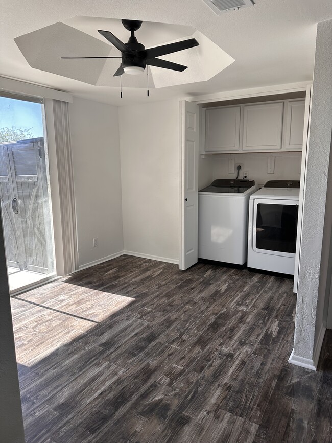 dining/laundry room - 8841 N 2nd Way