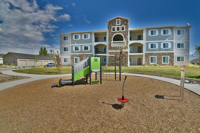 Building Photo - Beautiful Hillcrest Condo in Saratoga Springs