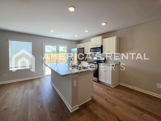 Building Photo - New Construction! Spacious Dual Level Townhome with Attached Garage for Rent in Decatur, AL! DEPO...